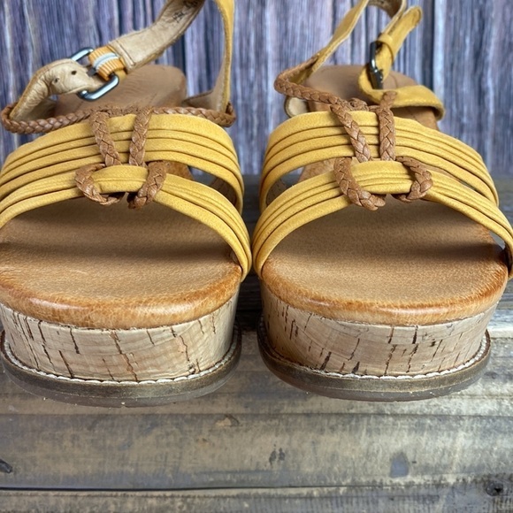 Naya Nalisha Mustard Yellow Leather Sandals- Size 7.5 - Picture 13 of 14